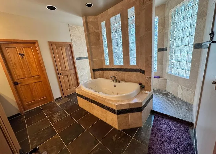 Torreon Getaway On The Greens With Hot Tub, 4 Bedrooms, Sleeps 10 Show Low